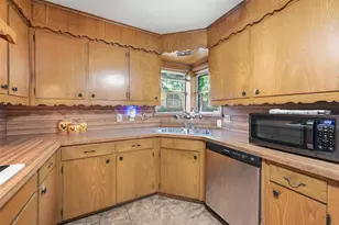 620 W College St, Grapevine, TX 76051 - Photo 10