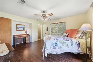 620 W College St, Grapevine, TX 76051 - Photo 18