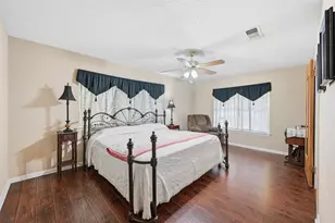 620 W College St, Grapevine, TX 76051 - Photo 14