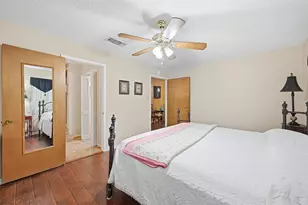 620 W College St, Grapevine, TX 76051 - Photo 16