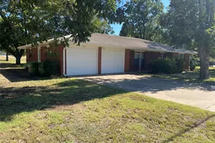 646 N Main St, Springtown, TX 76082 - Photo 2