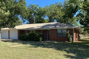 646 N Main St, Springtown, TX 76082 - Photo 1