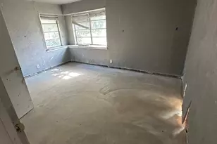 5501 Westcreek Dr, Fort Worth, TX 76133 - Photo 10