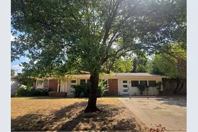 6200 Windermere Place, Fort Worth, TX 76112 - Photo 2