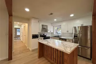 6200 Windermere Pl, Fort Worth, TX 76112 - Photo 8