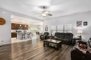 3248 Greenway Dr, Burleson, TX 76028 - Photo 6