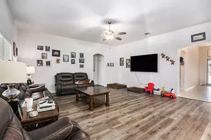 3248 Greenway Dr, Burleson, TX 76028 - Photo 4