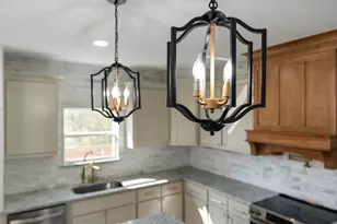 702 S Ivy St, Hillsboro, TX 76645 - Photo 10