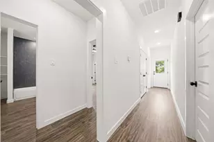 702 S Ivy St, Hillsboro, TX 76645 - Photo 14