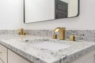 702 S Ivy Street, Hillsboro, TX 76645 - Photo 28