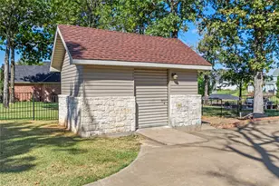 180 Surls Dr, Mabank, TX 75156 - Photo 34