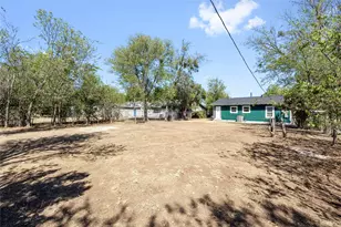 2105 4th St, Brownwood, TX 76801 - Photo 20