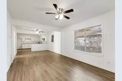 519 Sunnyside Avenue, Cockrell Hill, TX 75211 - Photo 6