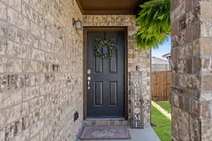 816 Adair Dr, Aubrey, TX 76227 - Photo 2