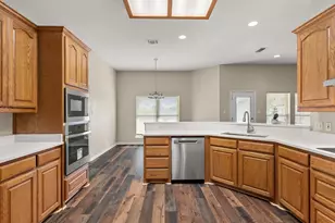 3905 Bonita Ct, Granbury, TX 76049 - Photo 4