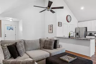 924 Colorado River Dr, Granbury, TX 76048 - Photo 16