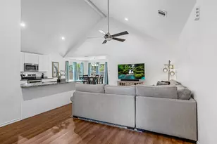 924 Colorado River Dr, Granbury, TX 76048 - Photo 12