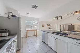 207 E Wilson Ave, Whitney, TX 76692 - Photo 10