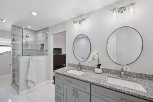 9227 Whitehurst Dr, Dallas, TX 75243 - Photo 16