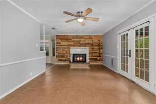 1602 Spring Branch Dr, Cleburne, TX 76033 - Photo 4