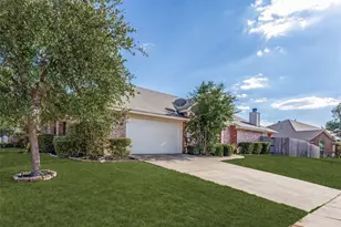 300 Lottie Ln, Saginaw, TX 76179 - Photo 2