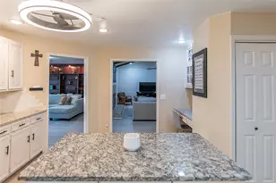 2725 Regal Rd, Plano, TX 75075 - Photo 18