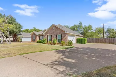 736 Tahoe Trail Drive, Hewitt, TX 76643 - Photo 2