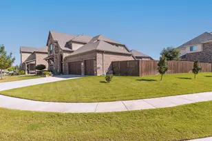 4500 Periwinkle Dr, Mansfield, TX 76063 - Photo 2