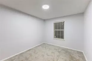 7018 Lake Jackson Dr, Arlington, TX 76002 - Photo 10