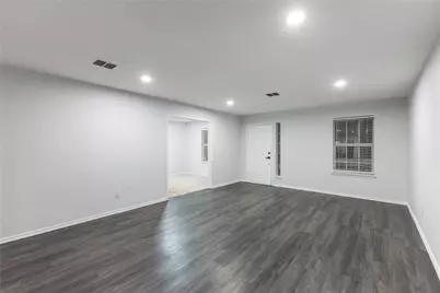 7018 Lake Jackson Drive, Arlington, TX 76002 - Photo 12