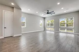 2452 Carmelita St, Dallas, TX 75212 - Photo 4