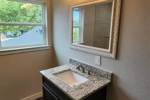 810 N Jester Ave, Dallas, TX 75211 - Photo 2