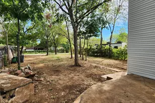 810 N Jester Ave, Dallas, TX 75211 - Photo 1