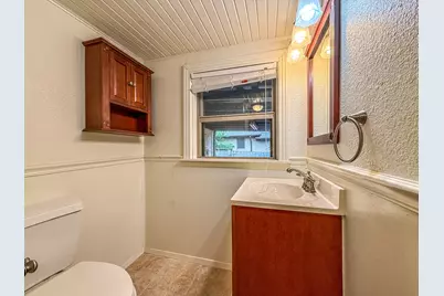 1305 Hillcrest Boulevard, Gainesville, TX 76240 - Photo 16