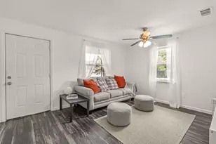 710 W Willow St, Sanger, TX 76266 - Photo 8