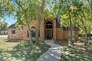 334 Lakecrest Dr, Lakewood Village, TX 75068 - Photo 2