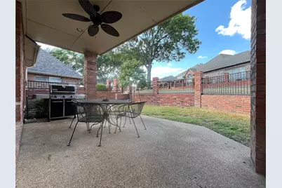 721 Village Green Drive, DeSoto, TX 75115 - Photo 34