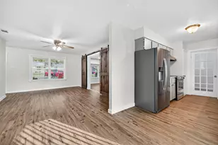 218 E Kansas St, Sherman, TX 75090 - Photo 6