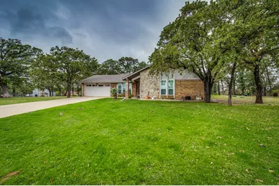 211 Willow Creek Court, Mansfield, TX 76063 - Photo 2