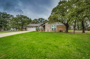 211 Willow Creek Ct, Mansfield, TX 76063 - Photo 2