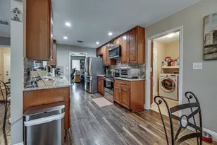 211 Willow Creek Ct, Mansfield, TX 76063 - Photo 10