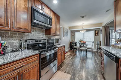 211 Willow Creek Court, Mansfield, TX 76063 - Photo 14