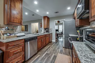 211 Willow Creek Ct, Mansfield, TX 76063 - Photo 12