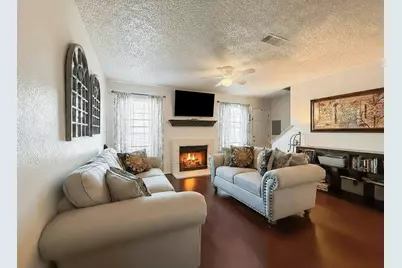 1237 Dallas Drive, Denton, TX 76205 - Photo 2