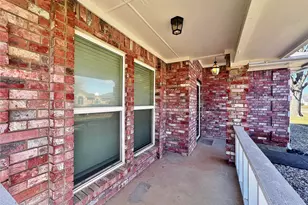 906 Moore St, Cedar Hill, TX 75104 - Photo 2