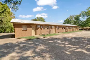 700 S Donoho St, Clarksville, TX 75426 - Photo 4