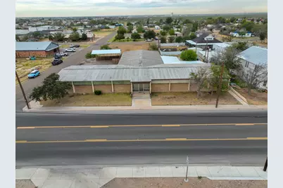 309 N Main Avenue, Monahans, TX 79756 - Photo 4