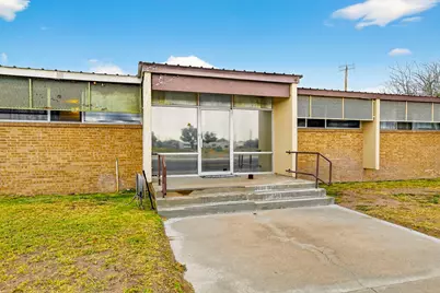 309 N Main Avenue, Monahans, TX 79756 - Photo 1