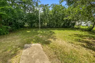 109 S 5th St, Sanger, TX 76266 - Photo 4