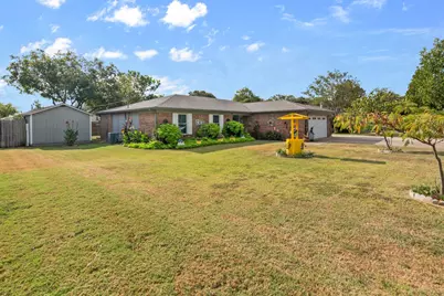 1307 Bradley Court, Cleburne, TX 76033 - Photo 4